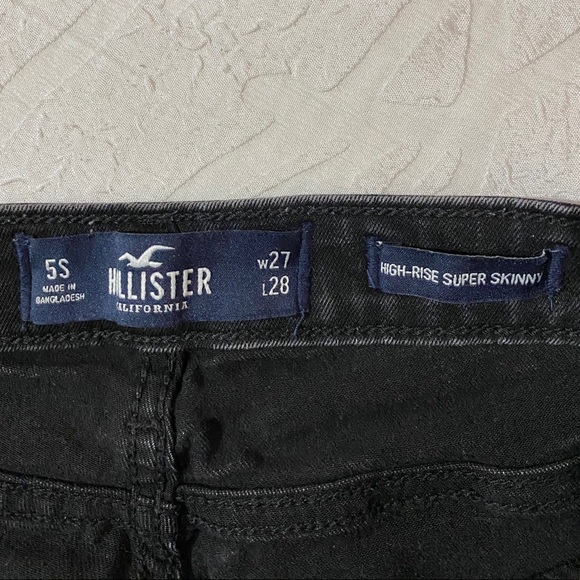 Black High Rise Skinny jeans - Picture 4 of 5